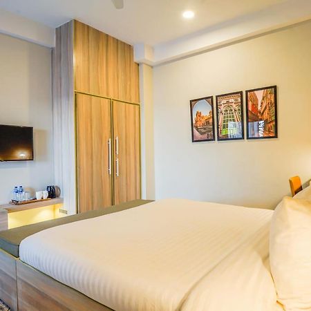 Roomy Crossroads Hotel, เปชาวาร์ ภายนอก รูปภาพ