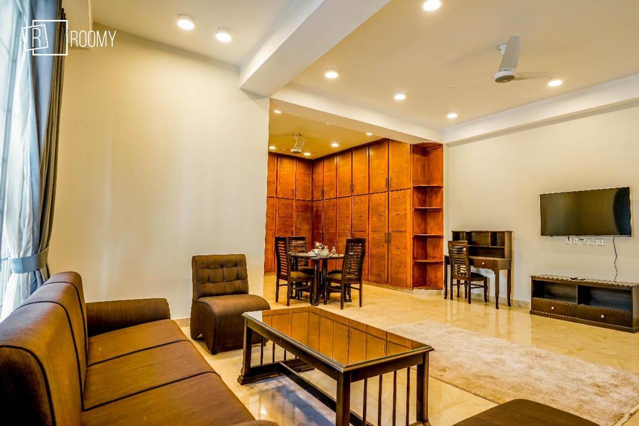Roomy Crossroads Hotel, เปชาวาร์ ภายนอก รูปภาพ