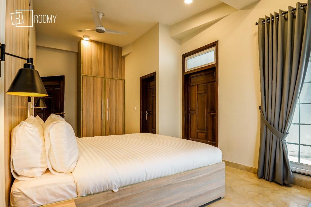 Roomy Crossroads Hotel, เปชาวาร์ ภายนอก รูปภาพ